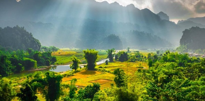 Bắc Mê Hà Giang là một huyện nhỏ nằm tại phía Đông tỉnh Hà Giang, nơi đây được thiên nhiên ưu ái cho vẻ đẹp vừa thơ mộng vừa hùng vĩ 